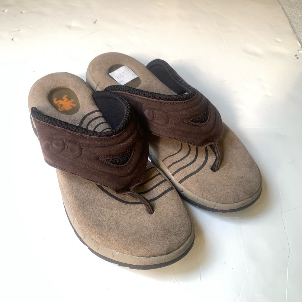 NEW Mossimo Supply Men's Brown Leather Flip Flops Sandals Size 10 Bonus Slides